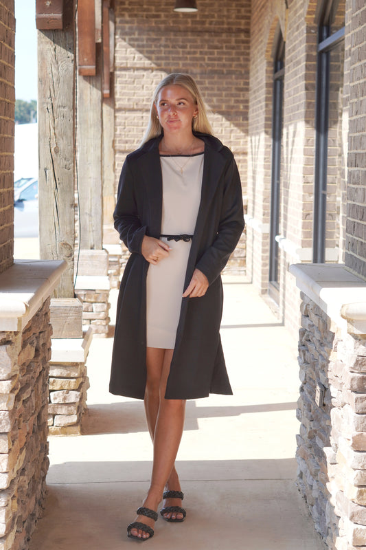 AirEssentials Coat
Collard Neckline
Mid Length
Long Sleeve
Color: Black
Faux Pockets
Fabric Contents: 47% Modal 46% Polyester 7% Elastane 88% Polyester 12% Elastane
Care: Machine wash cold, gentle cycle. Inside out. Only non-chlorine bleach when needed. Tumble dry low. Do not iron. Do not dry clean.