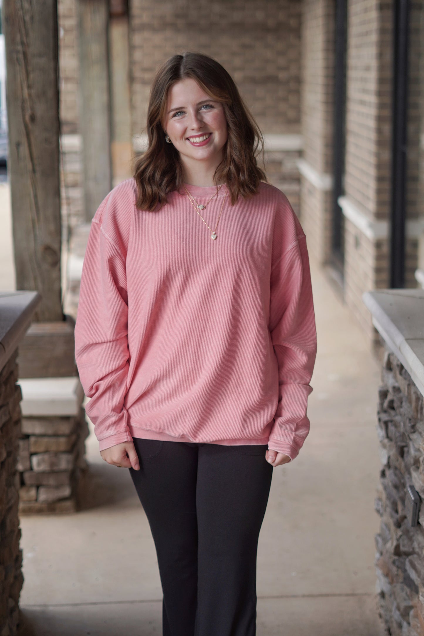 Essential Luxe Corded Crew
Crew Neckline
Long Sleeve
Corded
Colors: Conch Shell
Oversized Fit
100% Cotton
Machine wash cold, inside out, with like colors, only non-chlorine bleach, tumble dry low, do not dry clean