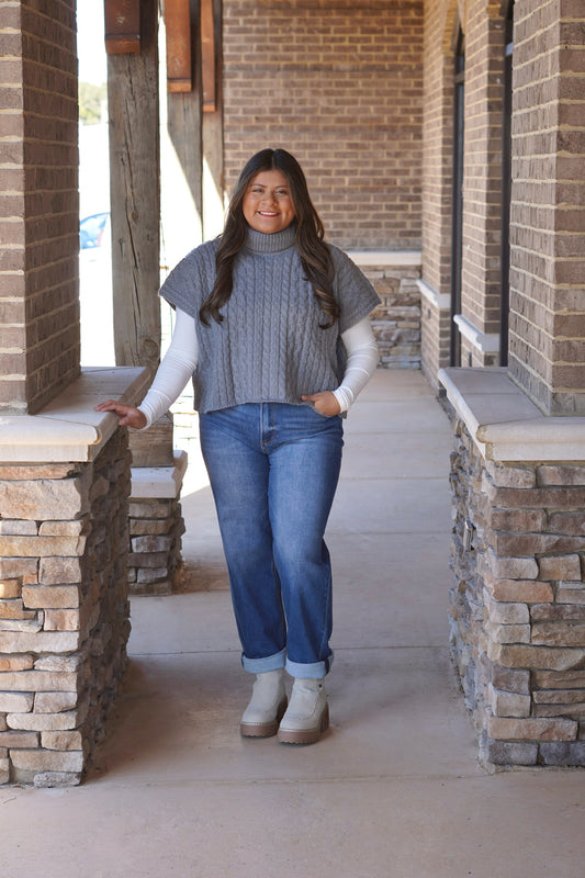 Grey Cableknit Short Sleeve Sweater, Turtle Neck, Grey, Waistline Length