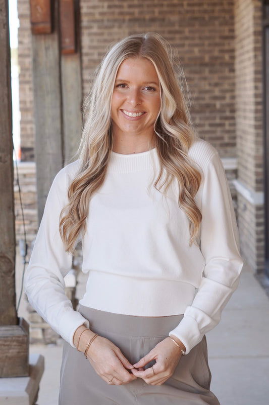 Round Neckline, Long Sleeves, Ribbed, Cashmere, Colors: white, Waistline Fit