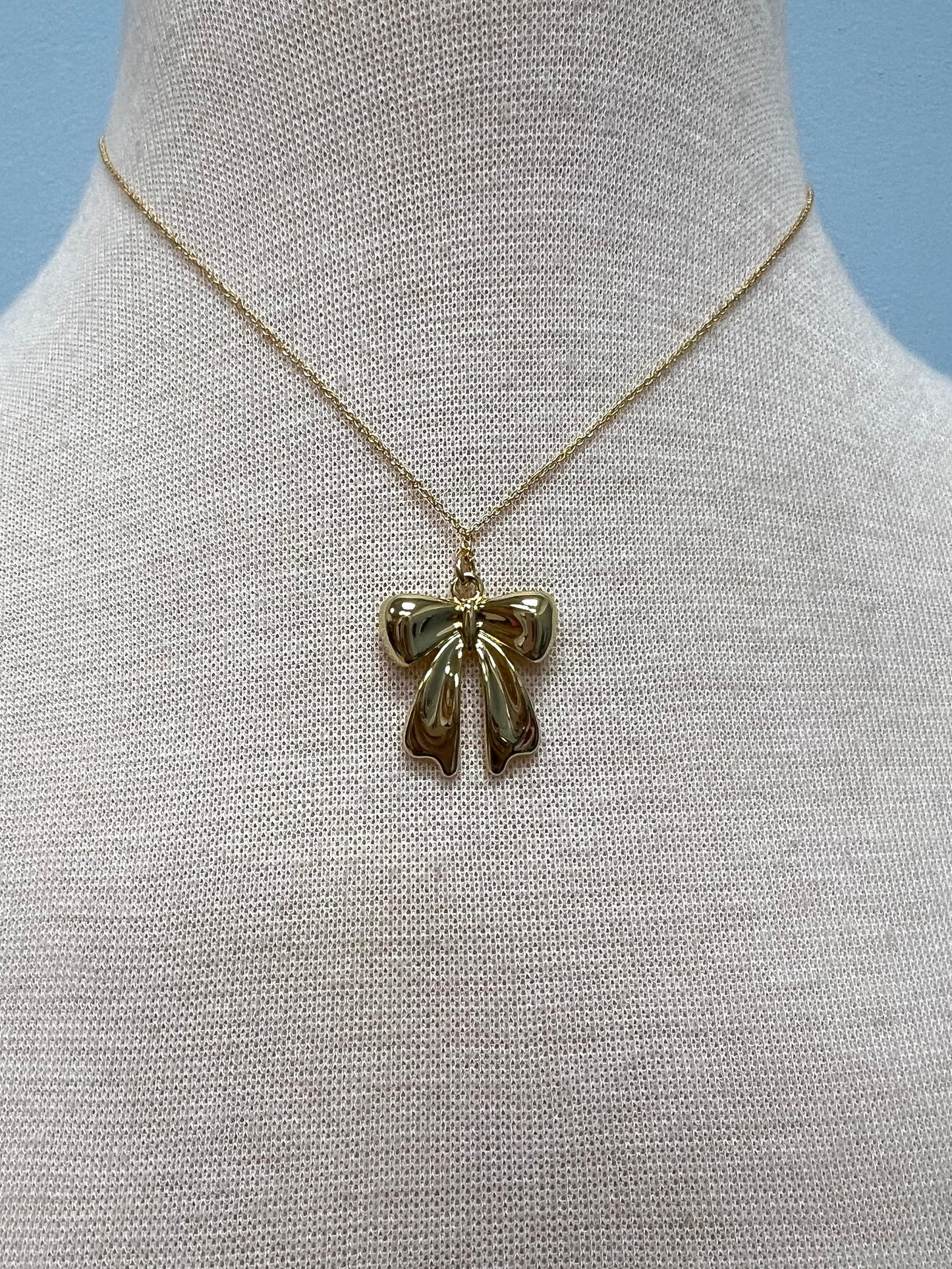 Wonder Bow Necklace
