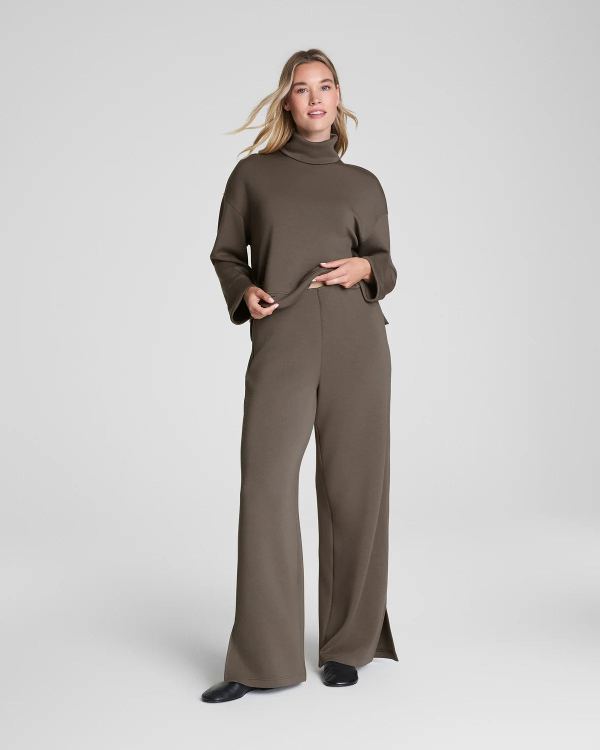 Spanx Zero Waistband Wide Leg Pants, Super-soft, light-as-air fabric, 4-way stretch for maximum comfort, Perfect for travel, errands, or lounging, Relaxed Fit: Flattering wide leg silhouette, inseams: Regular: 30.5", Color: Mineral