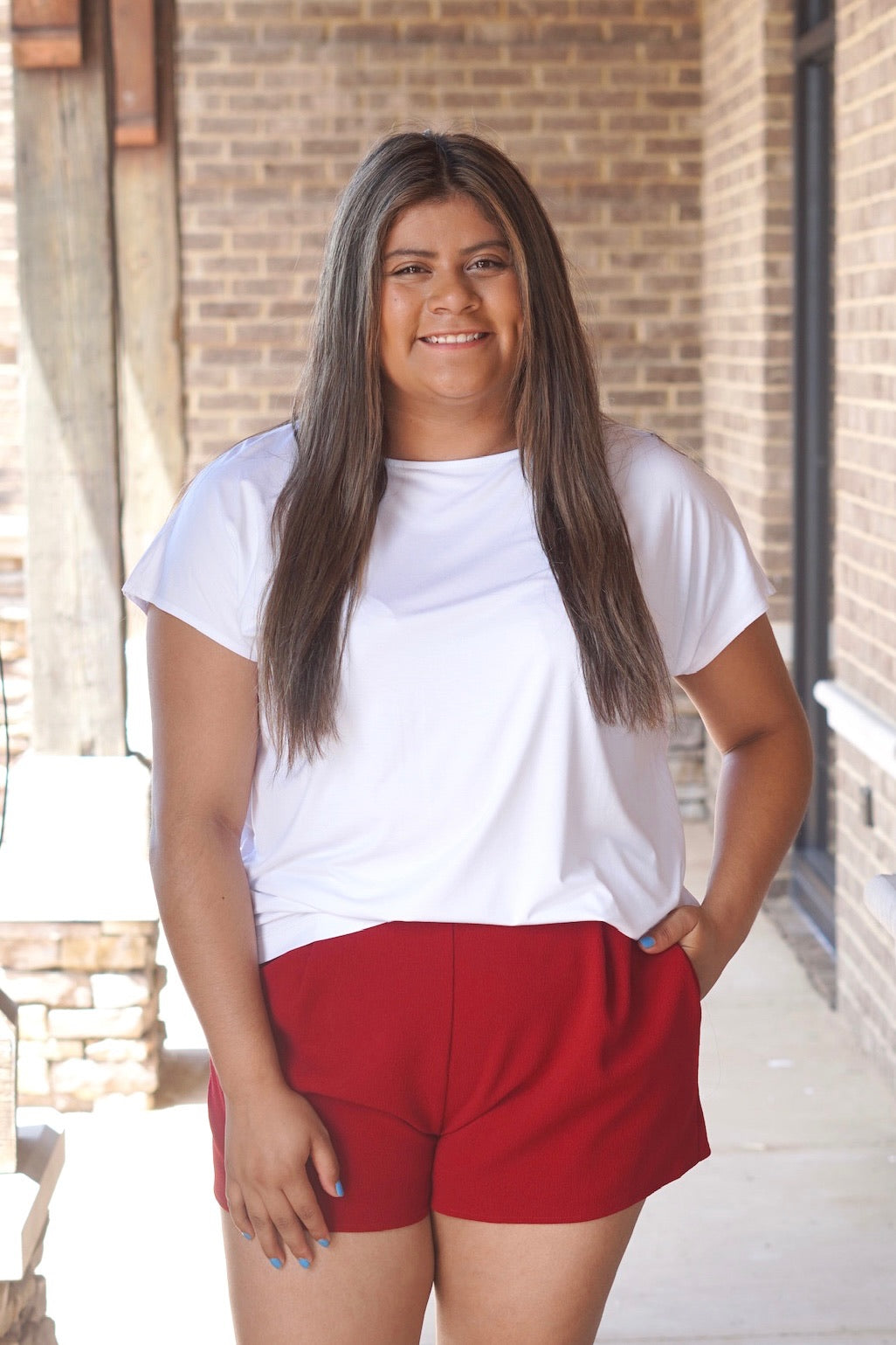 Bria Basic Neutral Top
Round Neckline
Half Short Sleeve
Flowy
White
Full Length