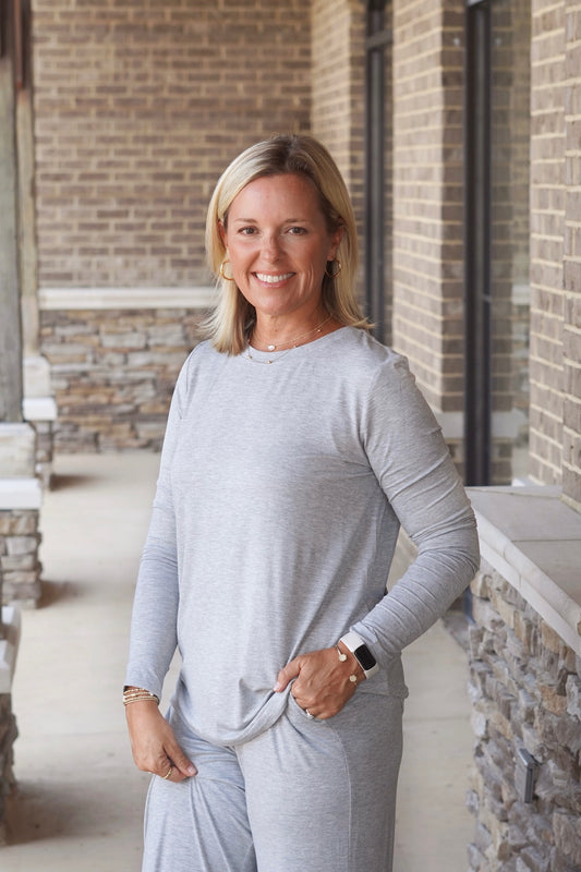 Layla Lounge Long Sleeve Top
Crew Neckline
Long Sleeves
Color: Grey
Relaxed Fit