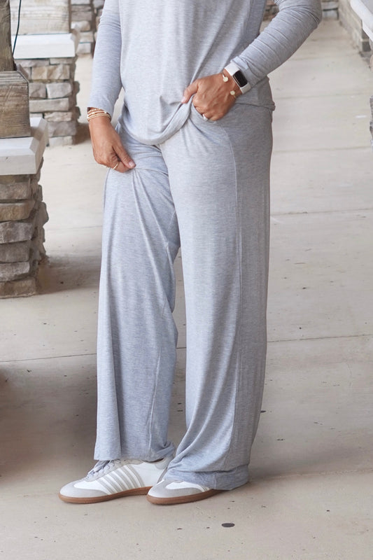 Layla Lounge Wide Leg Pants
High Rise
Elastic Waistband
Stretchy
Pockets
Grey