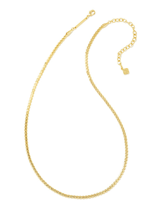 Simple and chic, the Murphy Chain Necklace in Gold is the perfect anchor for every layered look. The ideal staple piece, this thin chain will beautifully complement any pendant, strand, or choker necklace.