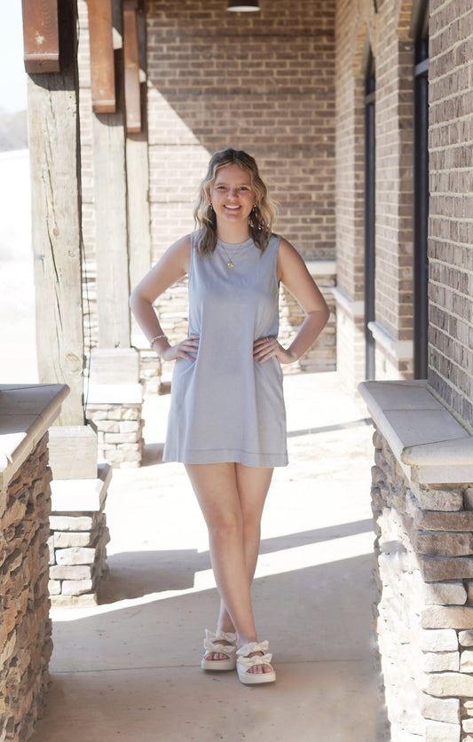 <ul> <li>Z Supply Sloane Dress</li> <li>Crew Neckline</li> <li>Sleeveless</li> <li>Relaxed body</li> <li>Bra friendly</li> <li>Total length from shoulder: 33 1/2"</li> <li>Regular fit</li> <li>Colors: Washed Indigo</li> <li>18s cotton jersey knit, 100% cotton</li> </ul>