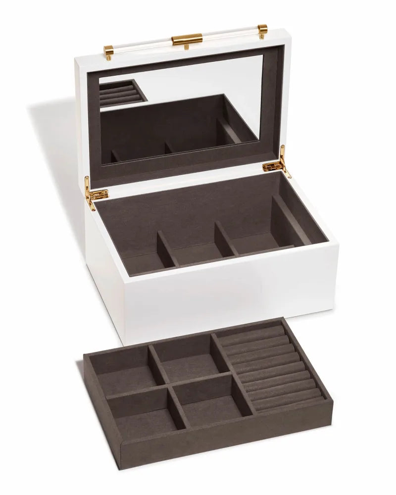 Kendra Scott Medium Jewelry Box White Lacquer Engineered Wood Size: 11" x 7.5" x 5" Weight: 4.5lbs Material: Antique Brass Internal Mirror