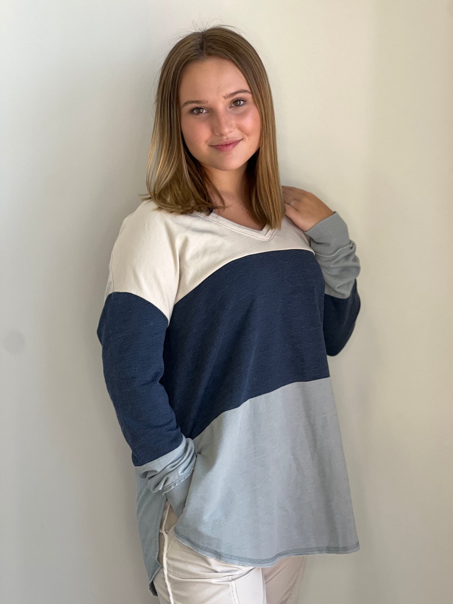Color Block V-neck Weekender Morning Fog