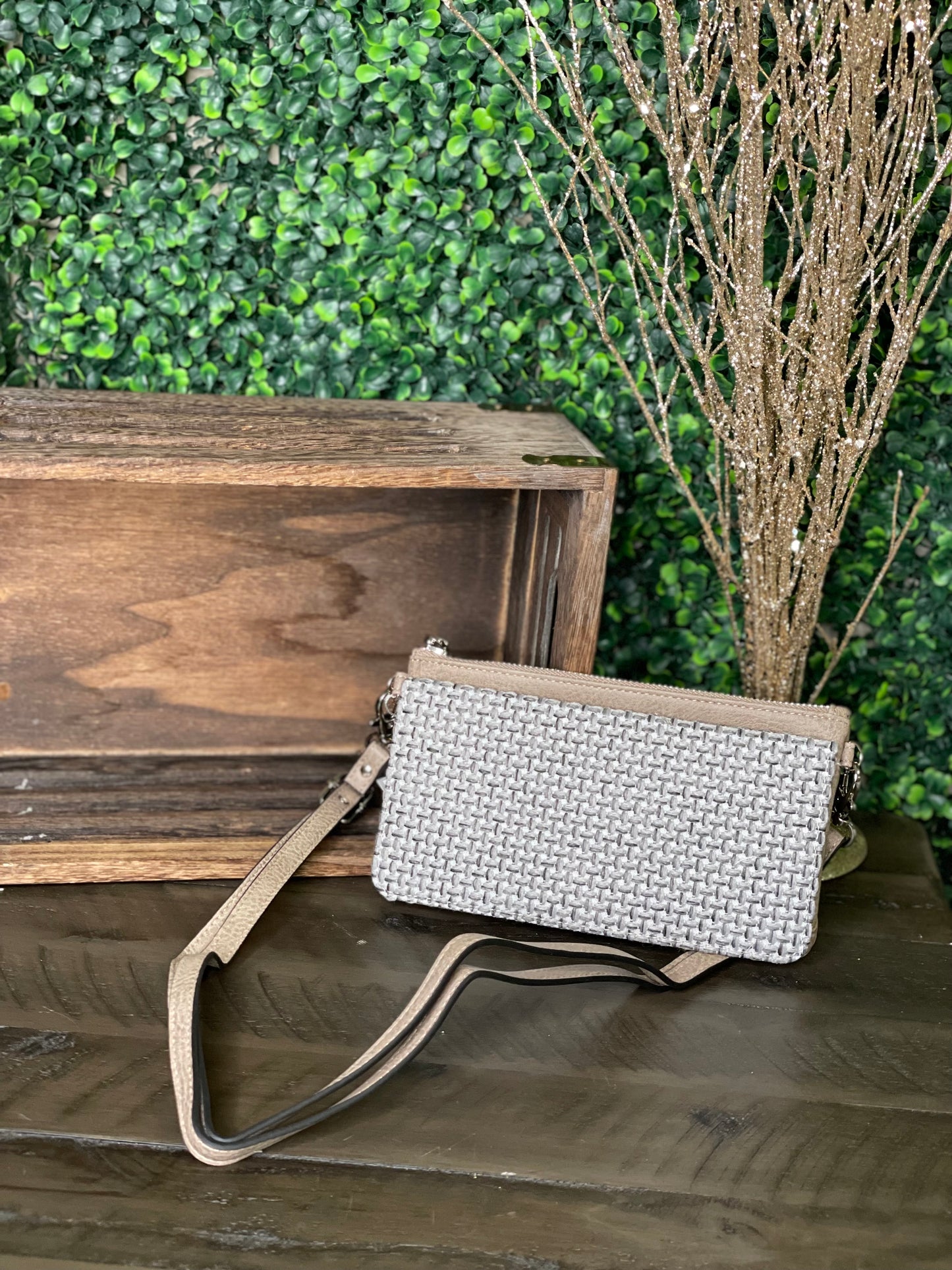 Eden Crossbody Wallet
