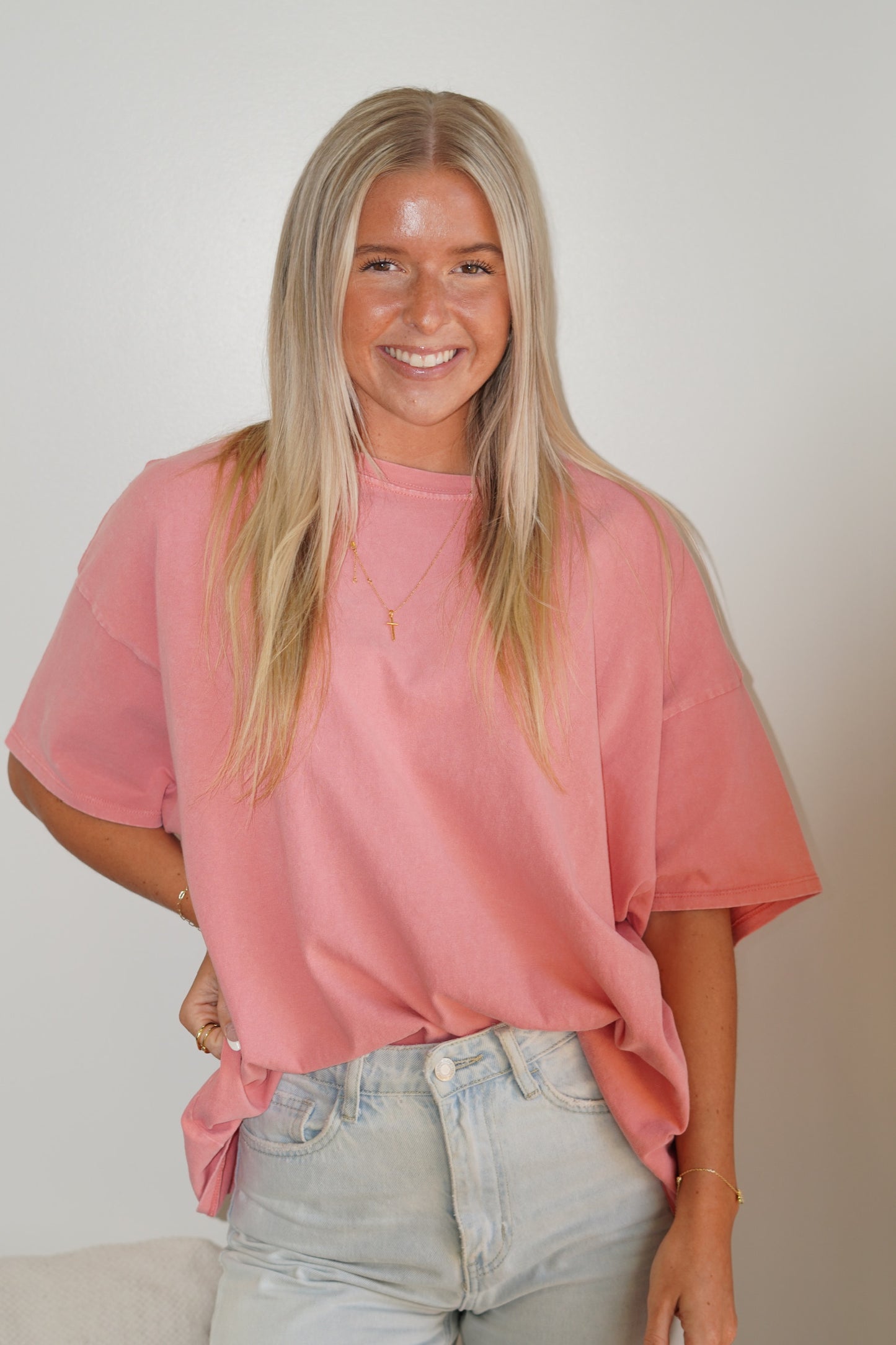 Olivia Oversized T-Shirt Crew Neckline Coral Color 100% CottonOlivia Oversized T-Shirt Crew Neckline Coral Color 100% Cotton