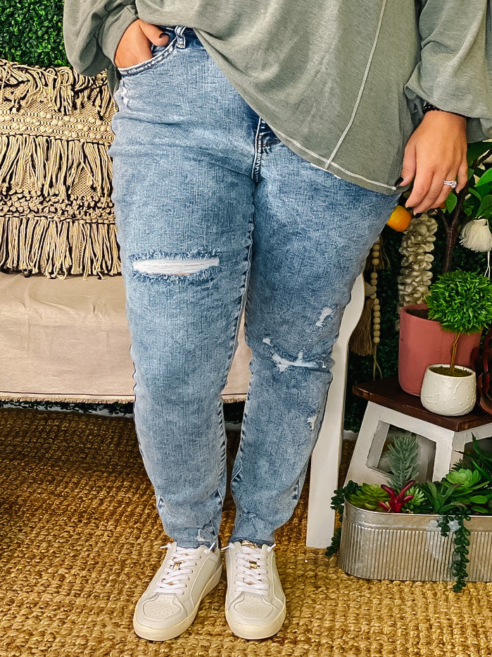 Lizzy Distressed Skinny Jeans