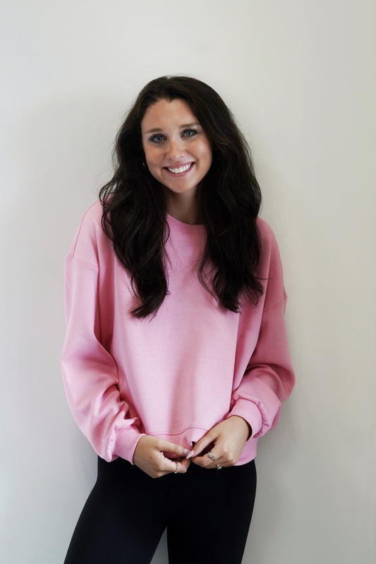 Polly Pink Relaxed Sweatshirt Crew neckline Long Sleeve, Cuff Sleeves Relaxed Fit Color: Pink Waistline Length 55% Rayon, 40% Polyester, 5% Spandex