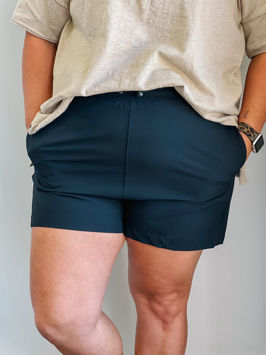 Ollie Lush Oversized Side-Wave Active Shorts