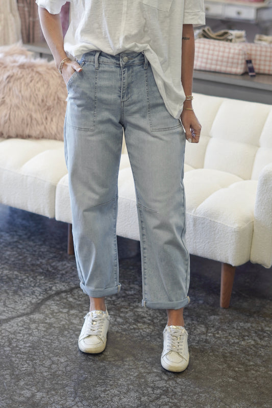 Mid Rise Light Wash Barrel Jeans, Button/Zipper Fly Closure, Front and Back Pockets, Cuffed, Light Wash Denim, 25" Inseam on Size 1/25