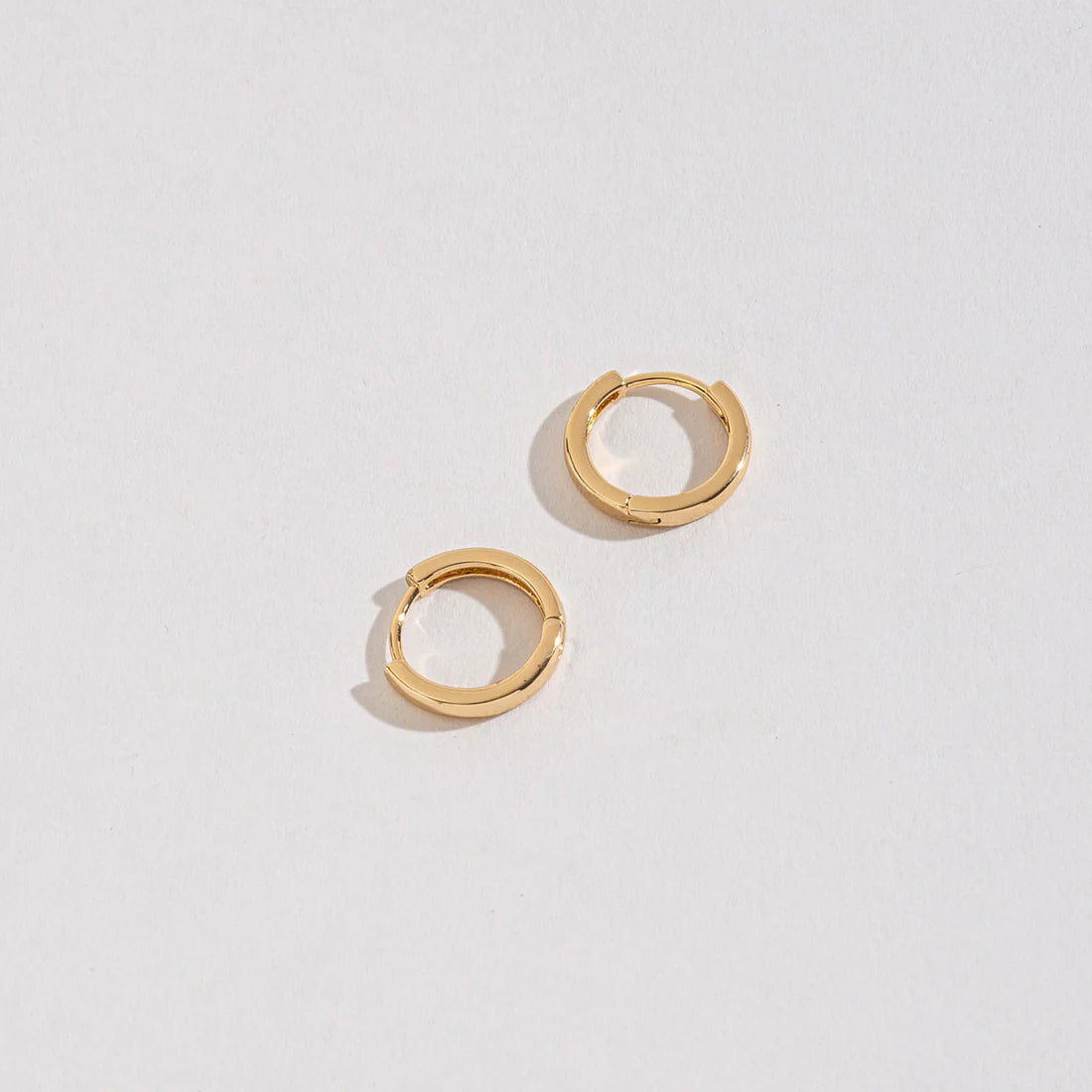 gold huggie hoop earrings 