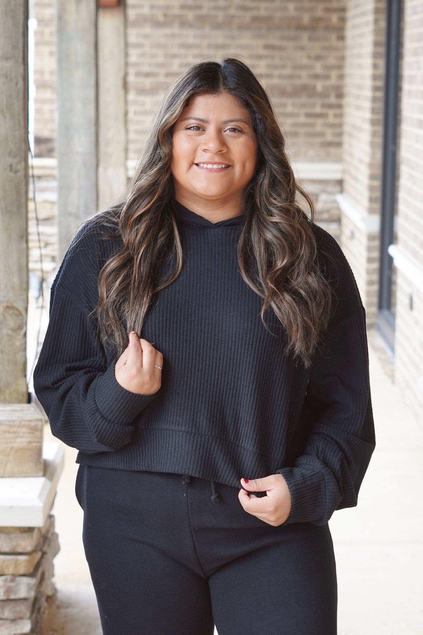 Kylie Casual Cropped Ribbed Hoodie, Hooded Neckline, Long Sleeves, Cropped Length, Ribbed Material, Colors: Black, Relaxed Fit