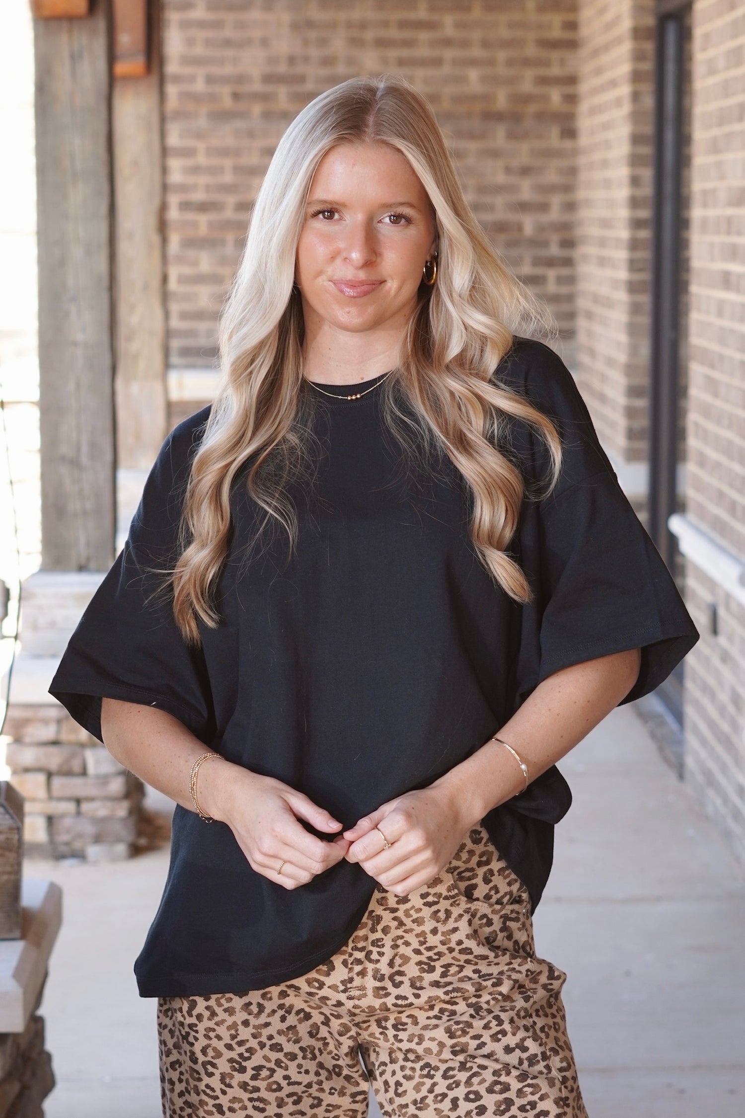 Allie Oversized Basic T-Shirt, Round Neckline, Short Sleeves, Full Length, Relaxed Fit, Colors: Black