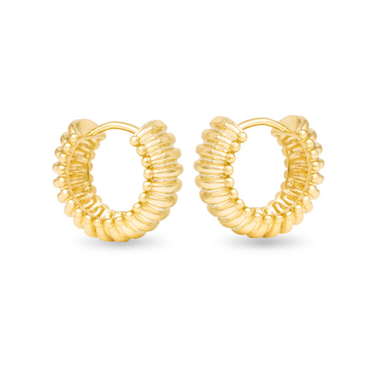 Raised ribbed hoop gold earrings with a latch back.