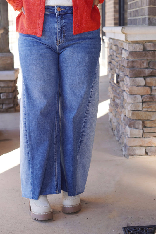 Contrast Cropped Barrel Jeans