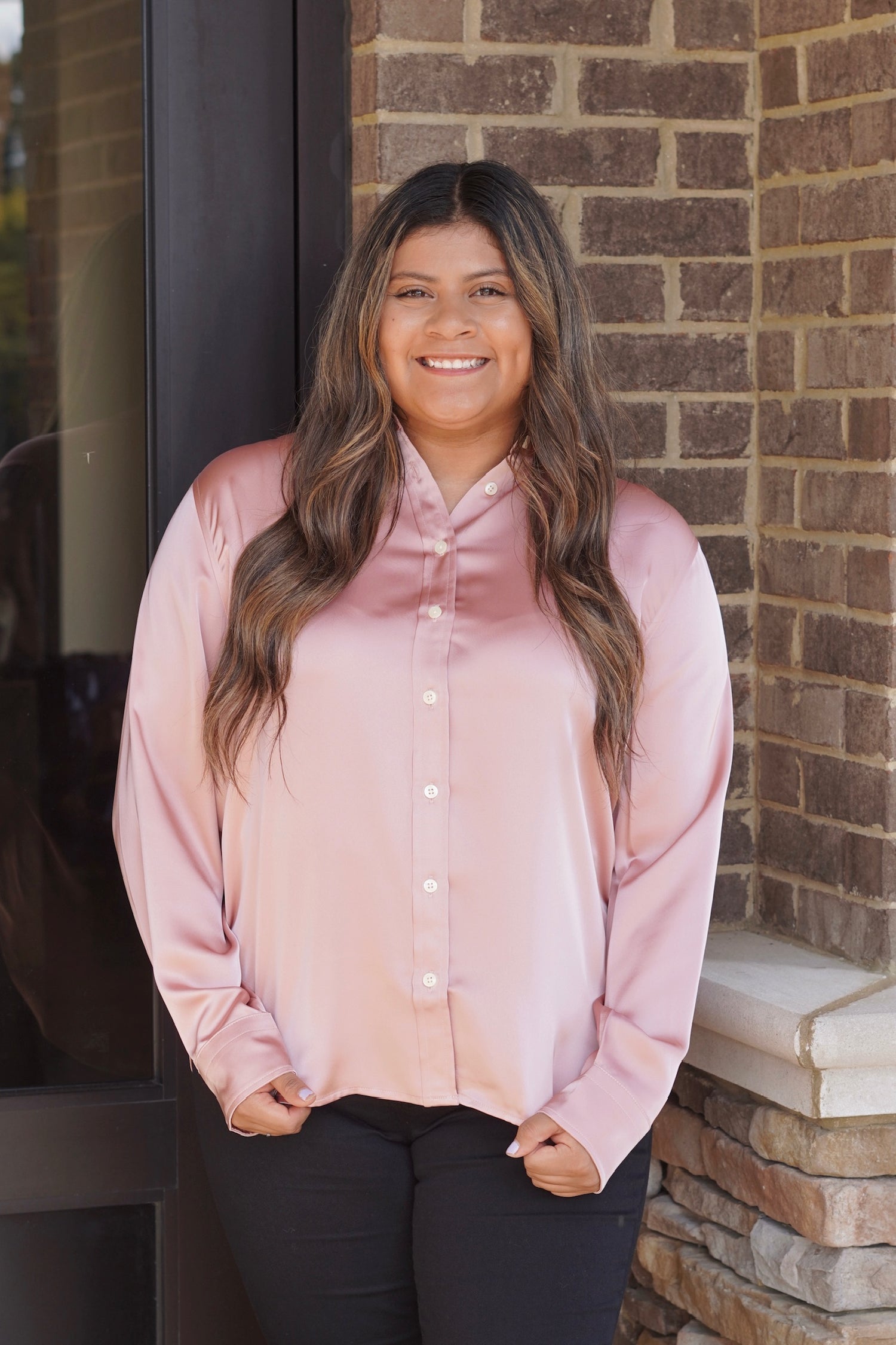 Vintage Rose Color Classic Button-Down Shirt: With a slightly relaxed-yet-tailored fit and high-low shirttail hem for the perfect amount of coverage.