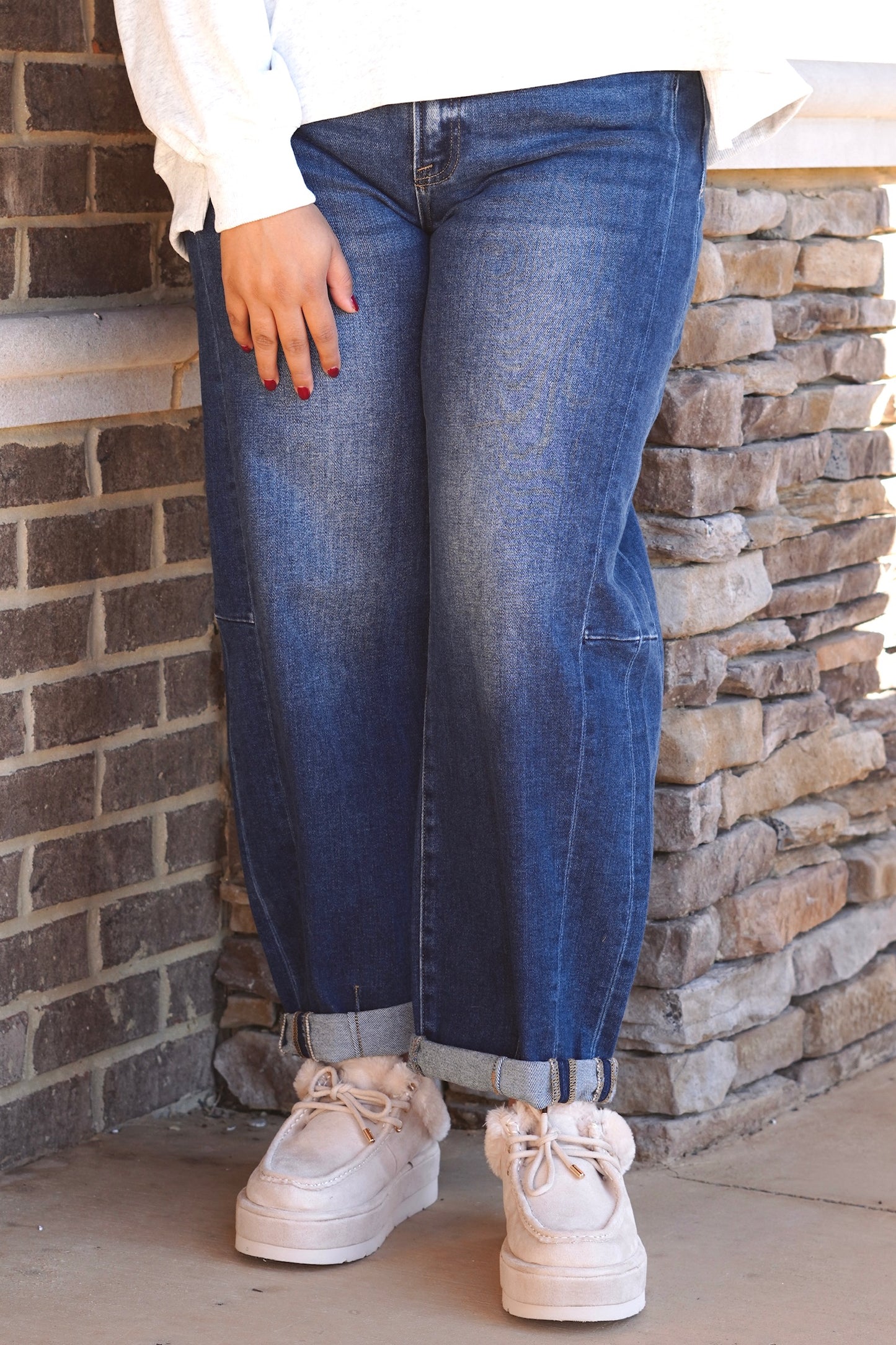 Demi Dark Denim High Rise Barrel Jeans, Button/Zipper Closure, Pockets, Barrel Jeans, Cuffed, Relaxed Fit, Inseam: 24", Dark Denim