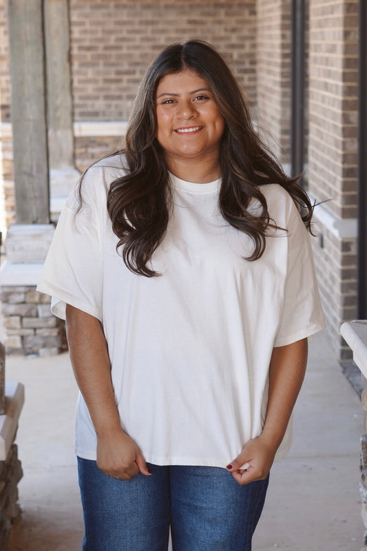 Allie Oversized Basic T-Shirt, Round Neckline, Short Sleeves, Full Length, Relaxed Fit, Colors: Cream