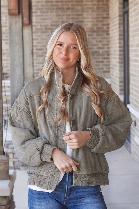 Quincy Quilted Button Down Jacket, Collar Neckline, Button Down, Full Length, Relaxed Fit, Elastic Hemline, Quilted, Pockets