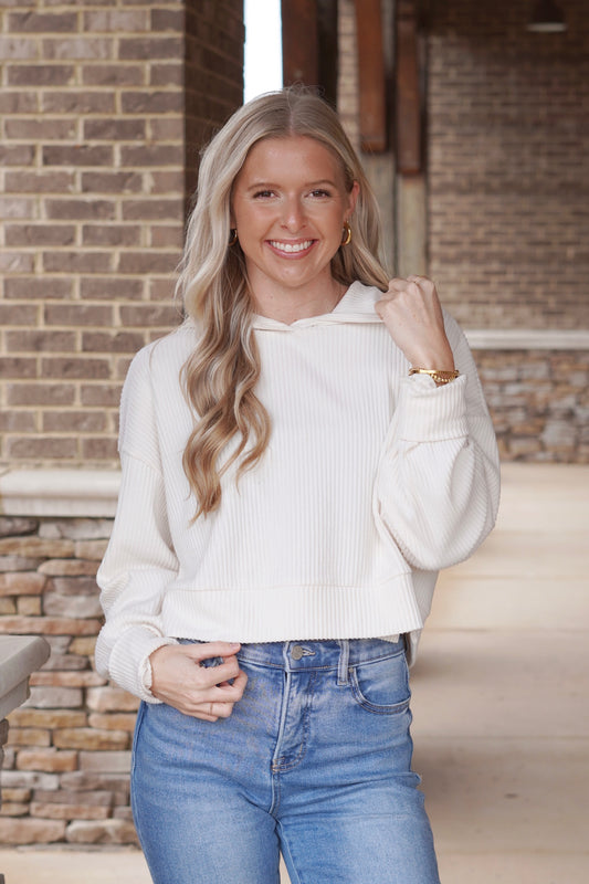 Kylie Casual Cropped Ribbed Hoodie, Hooded Neckline, Long Sleeves, Cropped Length, Ribbed Material, Colors: Cream, Relaxed Fit