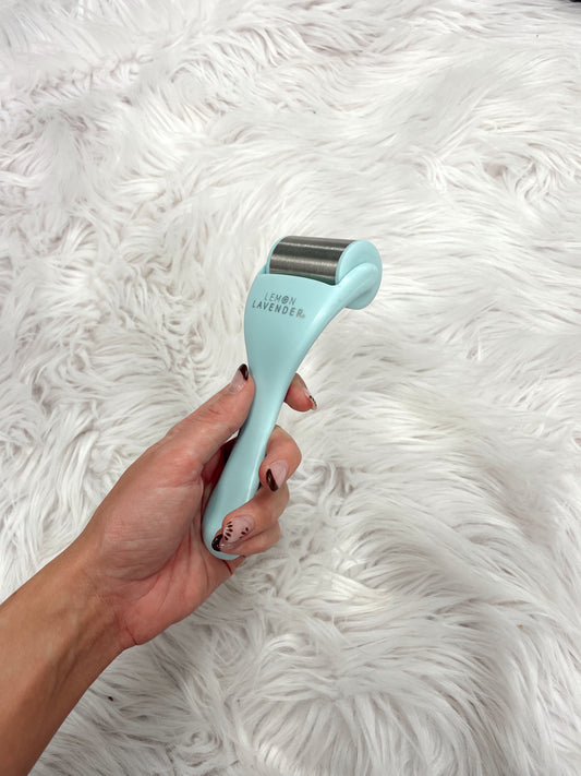 Light blue face roller