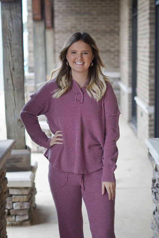 Stay stylish this Fall wearing the Roxy Relax Knit Top! These comfy pants are the perfect staple to have in your wardrobe for Fall! Complete the look with its matching Remi Relax Knit Pants