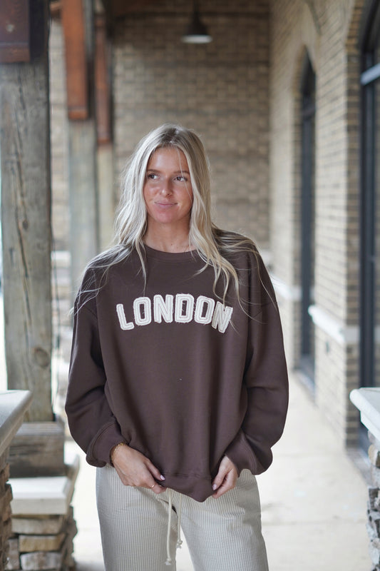 Stay stylish this Fall in the London Vintage Crewneck! This sweatshirt will be everything cute and cozy! You can never go wrong with the London Vintage Crewneck during cold mornings!