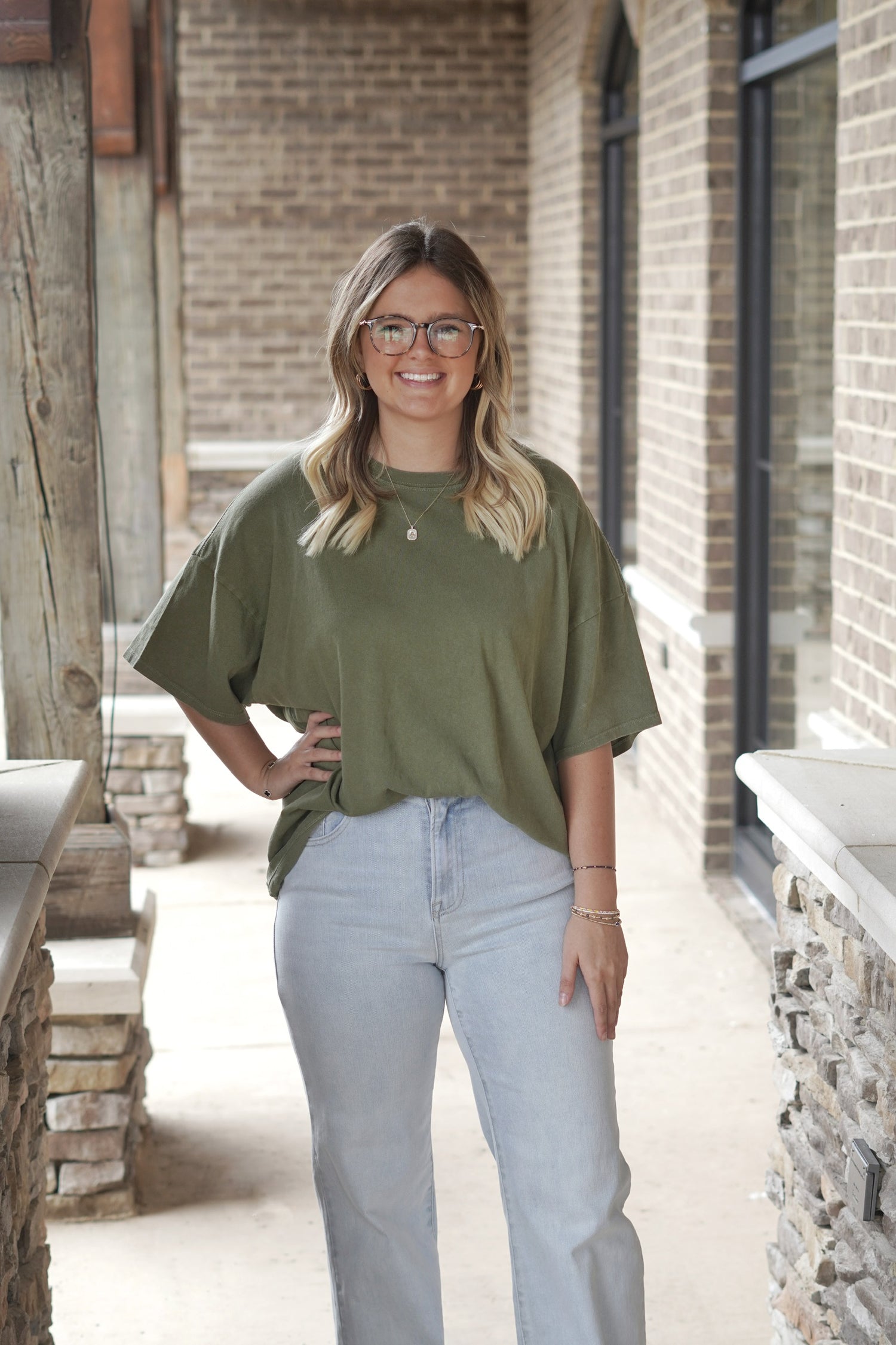 Basic Oversized T-Shirt Crew Neckline Short Sleeves Full Length Oversized Color: Blue Fabric Content: 100% Cotton Color:Moss