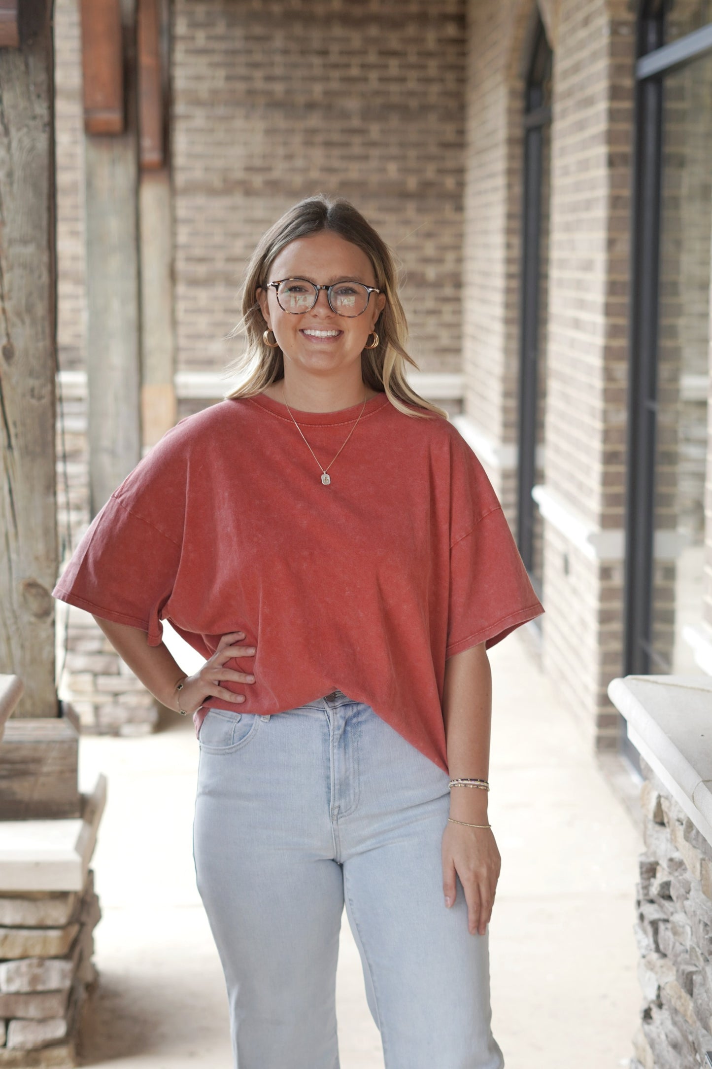 Basic Oversized T-Shirt Crew Neckline Short Sleeves Full Length Oversized Color: Blue Fabric Content: 100% Cotton Color: Red