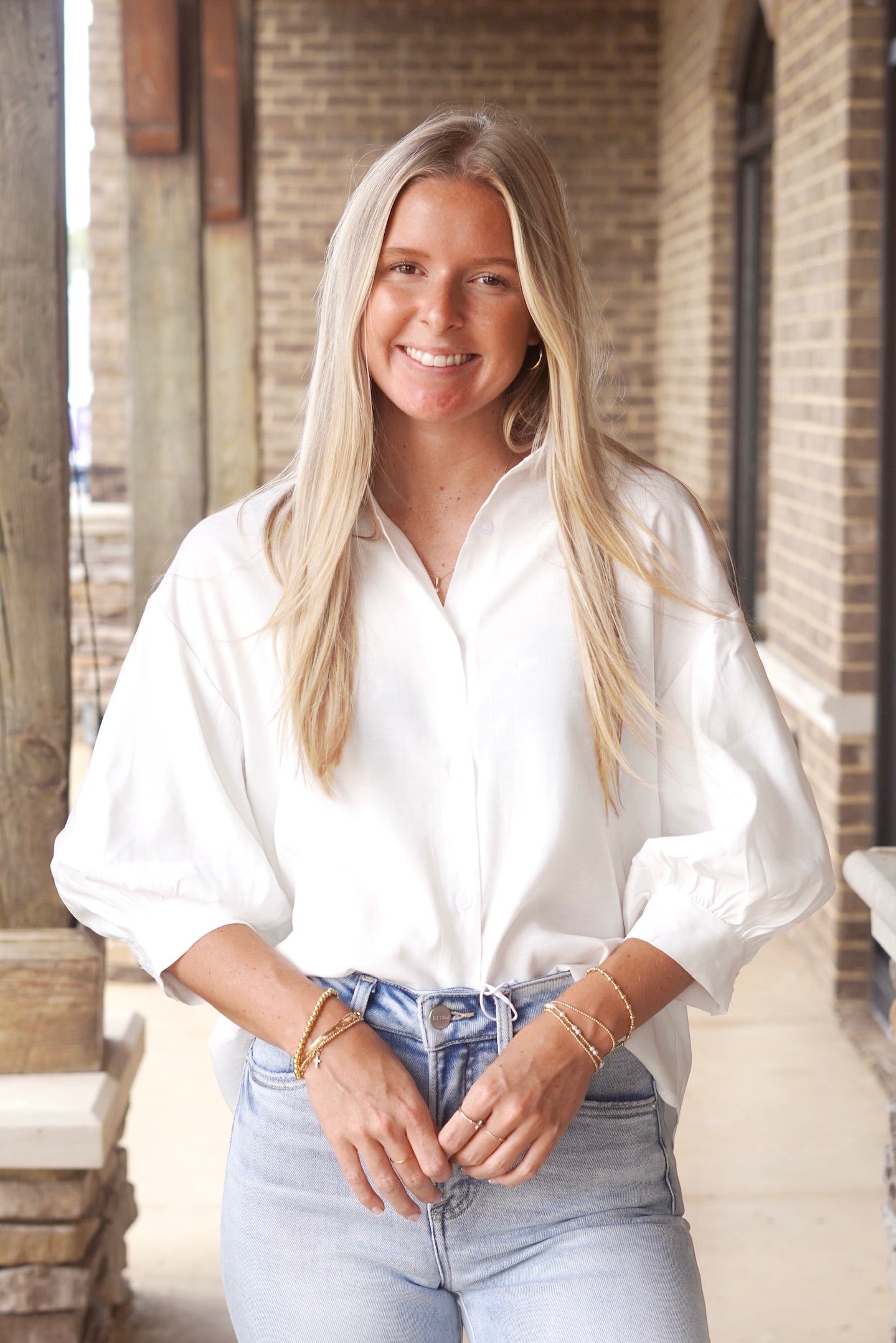 white collared top, puff sleeve, 3/4 length sleeve, button down, relaxed fit