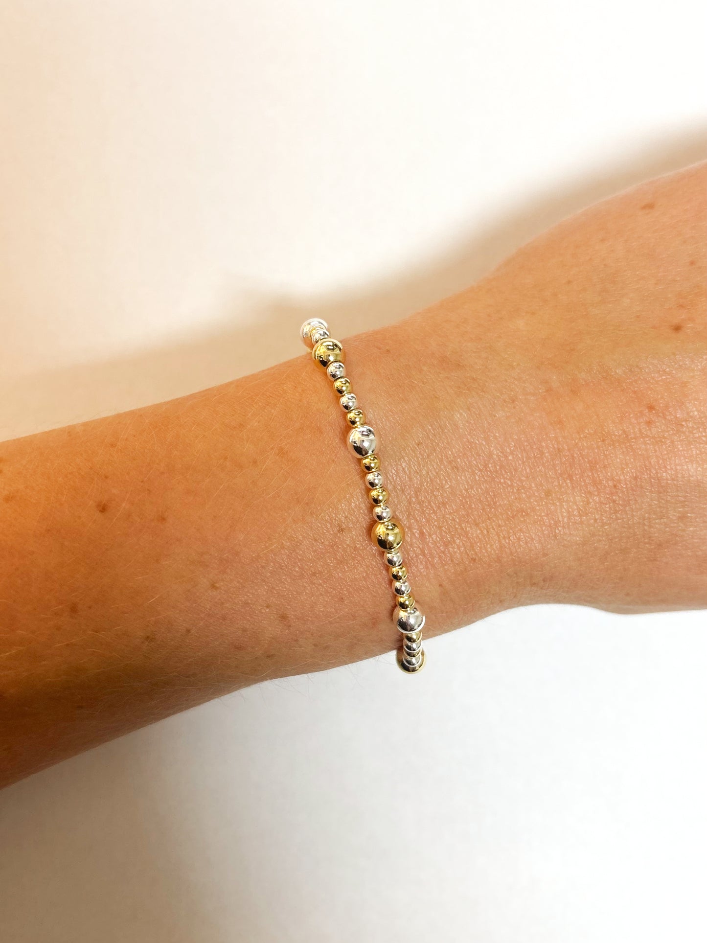 3mm/5mm Silver And Gold Round Beaded Bracelet