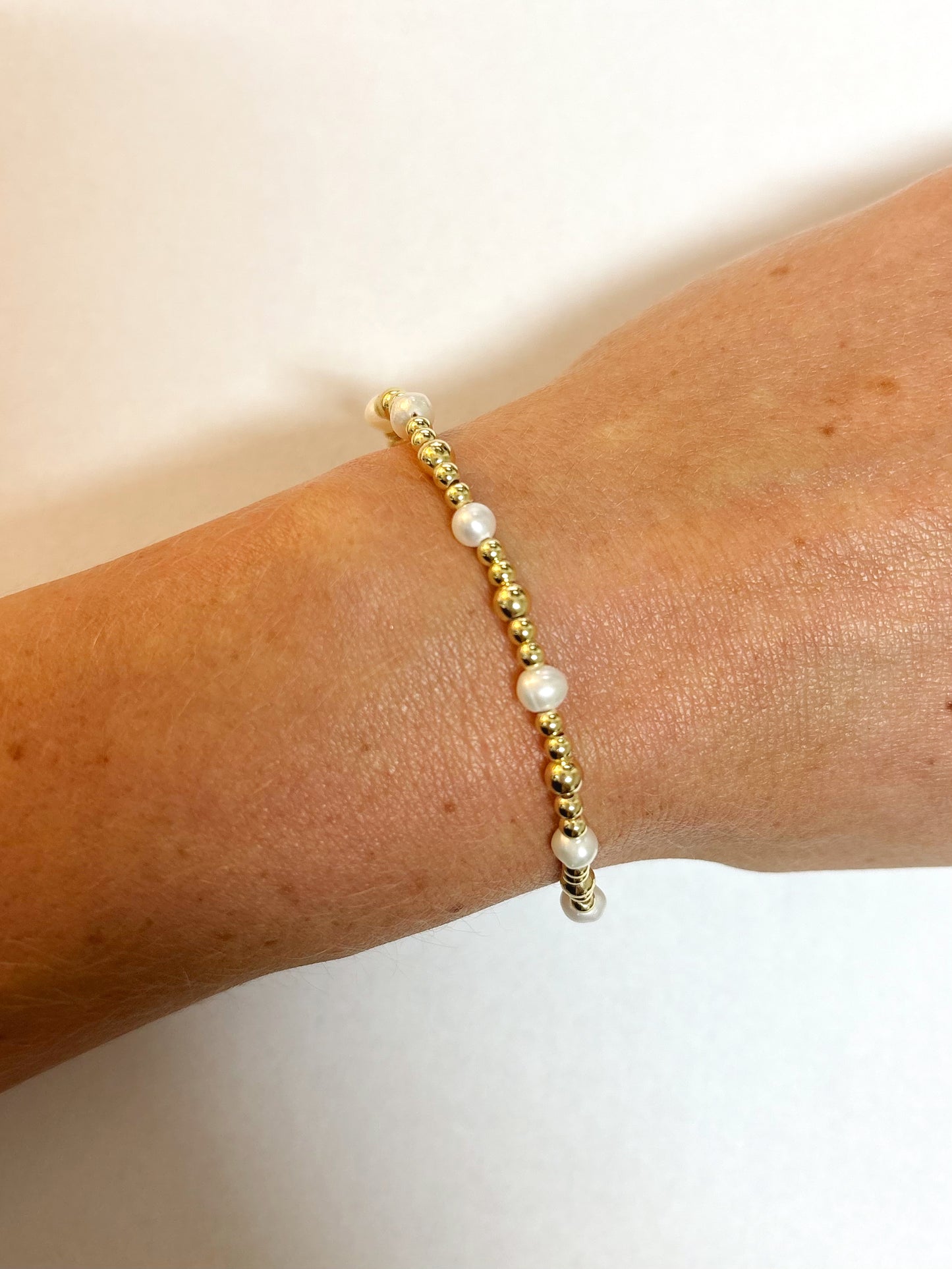 3mm Gold And Pearl Beaded Bracelet