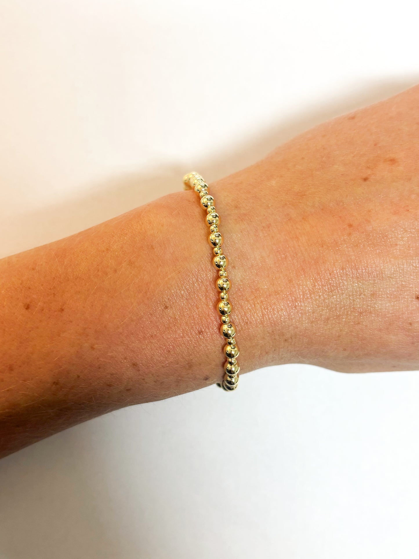 2.5mm/4mm Gold Round Beaded Bracelet