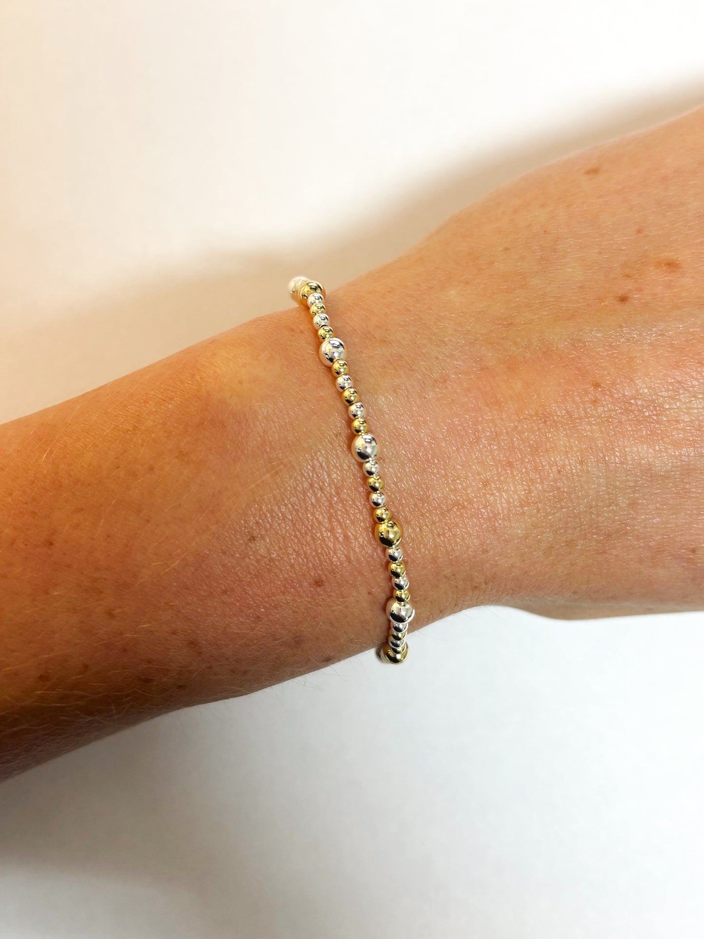 2.5mm/4mm Silver And Gold Round Beaded Mix Bracelet