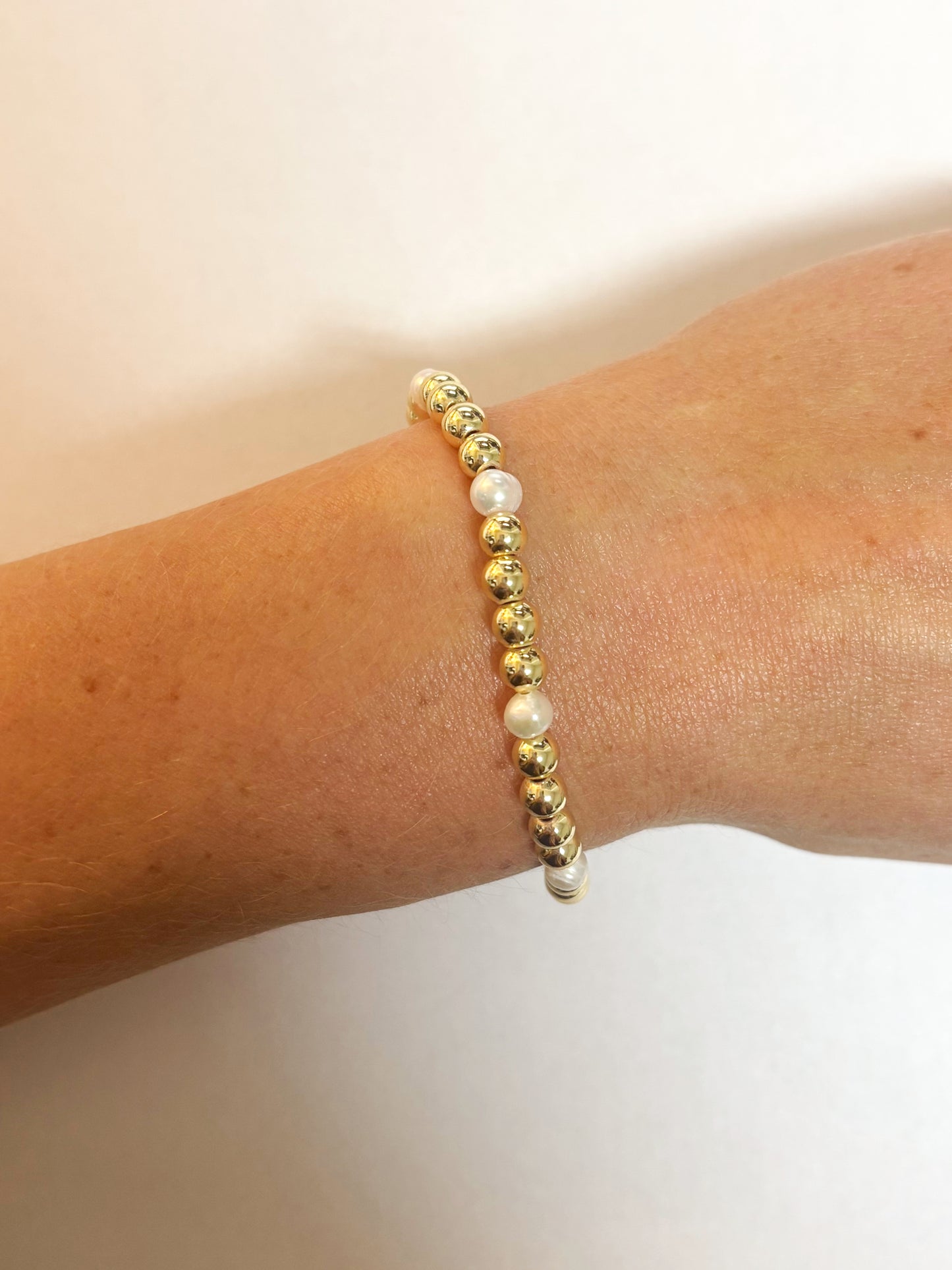 5mm Gold And Pearl Beaded Bracelet
