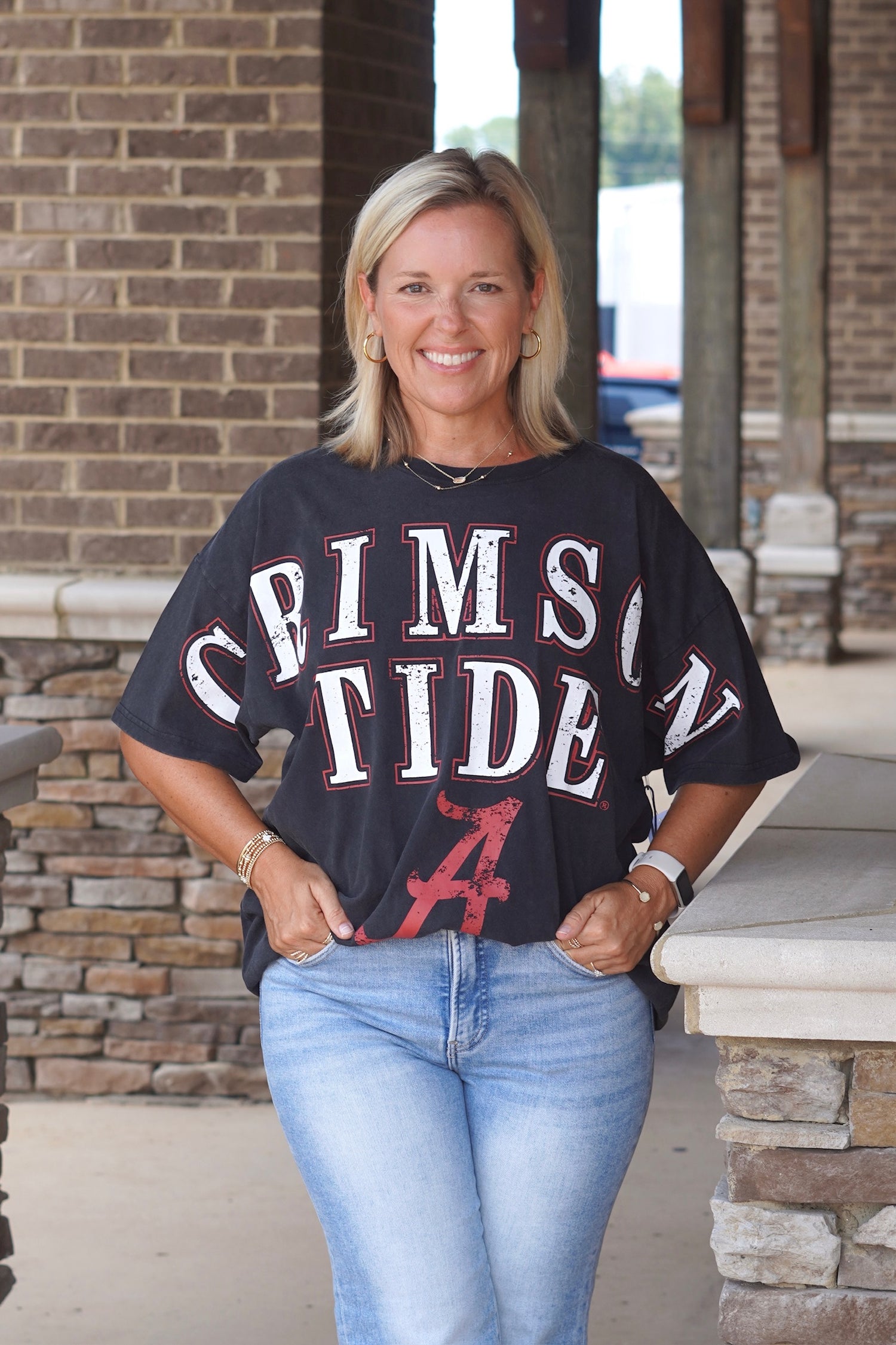 Alabama Southern Split Oversized Band Tee
Crew Neckline
Short Sleeves
Oversized
Full Length
Color: Black