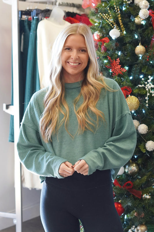 Reagan Relaxed Fit Sweatshirt, Crew Neckline, Long Sleeves, Cropped, Raw Hemline, Relaxed Fit, Colors: Green