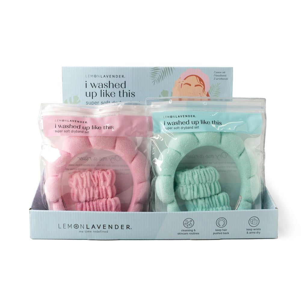 Designed for skincare and makeup routines&nbsp;
Super soft &amp; absorbent terrycloth&nbsp;
3 piece set includes: 1 headband to keep hair pushed back while cleansing or applying, and 2 wristbands to prevent water from running down arms