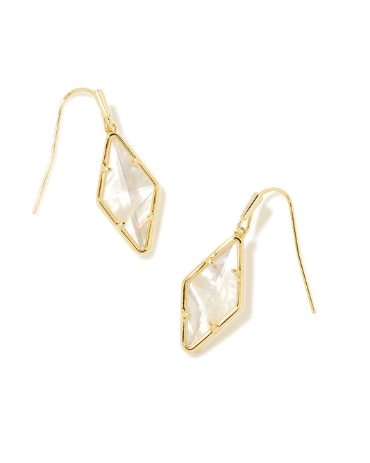 Your favorite drop earrings get a contemporary refresh in the Kinsley Gold Drop Earrings in Ivory Mother of Pearl. Featuring elevated, diamond-cut stones, this dainty pair is the perfect way to add a touch of shine to your look, from work wear to party fits.