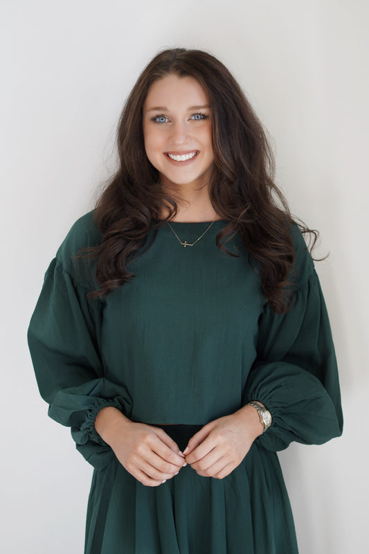 Holly Hunter Green Balloon Sleeve Top Round Neckline Long Balloon Sleeve Tops Skimmer Length Color: Hunter Green Relaxed Fit 63% Rayon, 34% Polyester, 3% Nylon