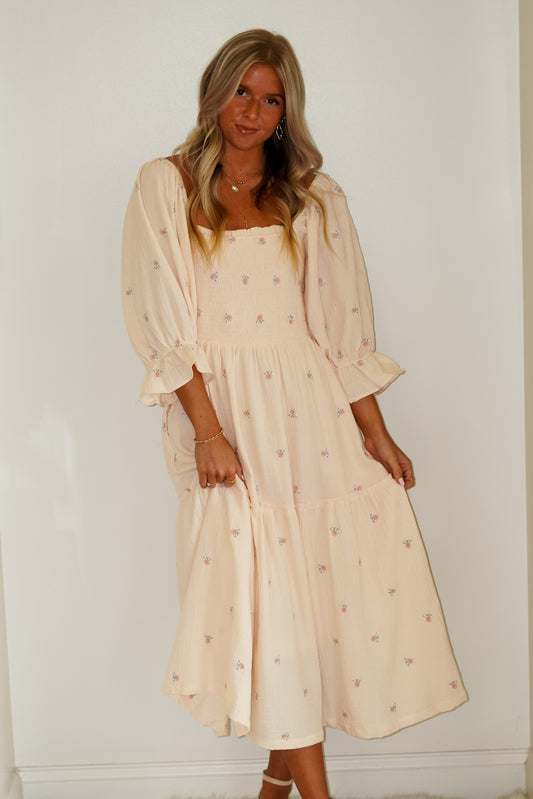  This gorgeous Faith Floral Puff Sleeve Dress is perfect for the next event you are going to! The beautiful cream color with its small floral details will have you standing out and feeling confident.  Faith Floral Puff Sleeve Dress Color/Cream Floral details 100% Cotton / 100% Polyester Handwash Cold