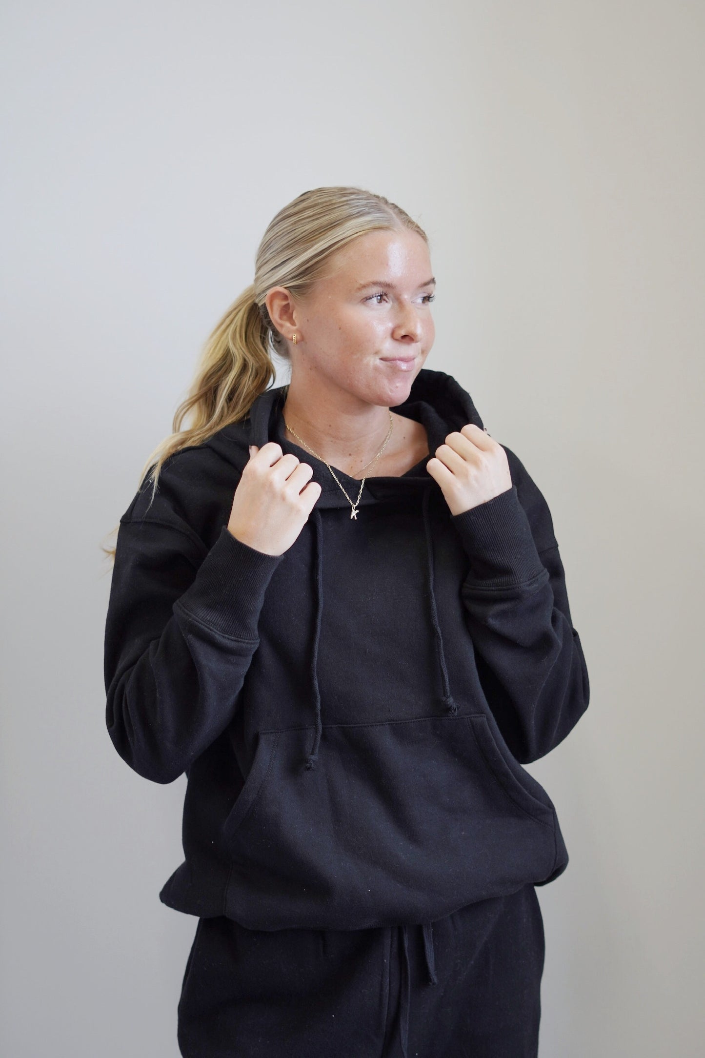 Hannah Oversized All Day Hoodie Hoodie w/ Drawstrings Long Cuffed Sleeves Kangaroo Pocket Oversized Fit Full Length Ribbed Hem Colors:  Black 80% Cotton, 20% Polyester
