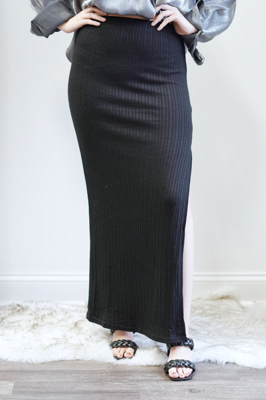 Bryla Black Maxi Skirt Elastic Waistband Double Knit Material Fitted Maxi Length Color: Black 63% Polyester, 32% Cotton, 5% Spandex