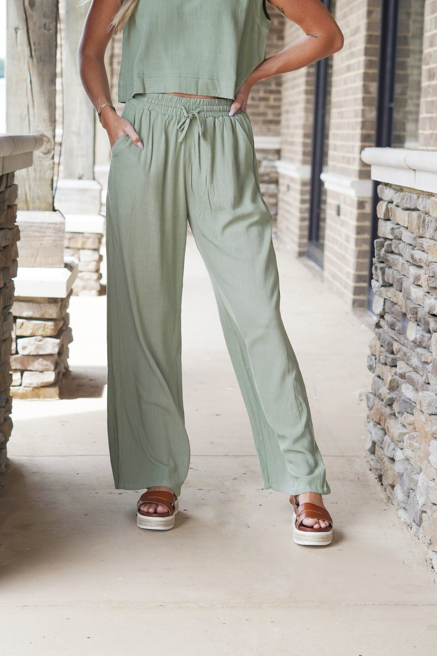 Whatever You Sage Linen Pants Mid-Waisted Elastic Waistband w/ Adjustable Drawstring Pockets Color: Sage Relaxed Fit Full Length 70% Viscose, 30% Linen