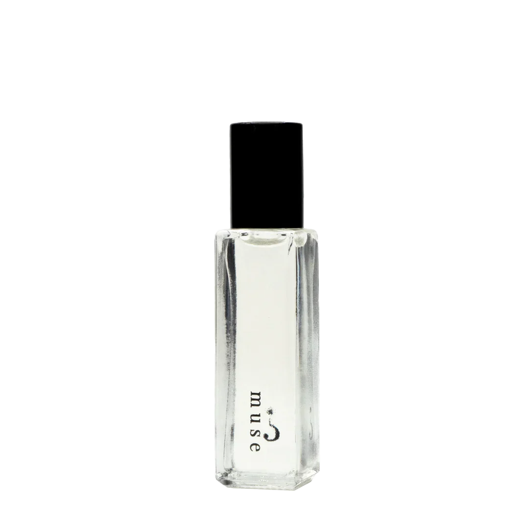 This scent transports you, whisking you away to a tropical hideaway. Creamy coconut and zesty bergamot greet you like a warm ocean breeze, while delicate peony and magnolia bloom in the background. As the day winds down, the grounding notes of sandalwood and golden amber settle in, wrapping you in the comfort of a seaside sunset. It’s the perfect scent for when you want to feel like you're on an endless getaway.
